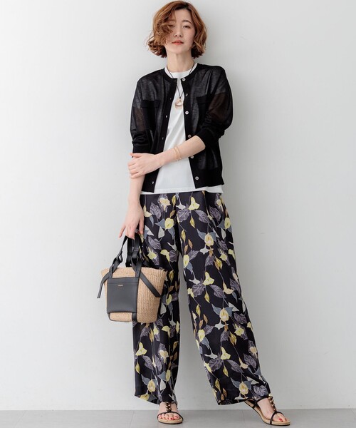 23区（ニジュウサンク）の「シャイニーシアー フラップポケット カーディガン（カーディガン/ボレロ・レディース・ネイビー系/ライトグレー系/ダークブラウン系/ブラック系・38）」の7枚目の写真