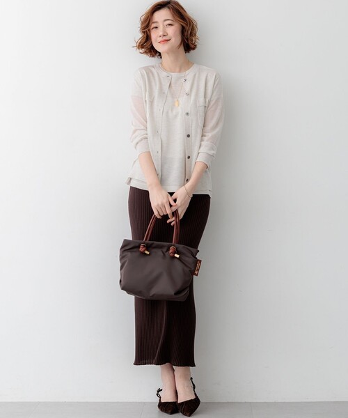 23区（ニジュウサンク）の「シャイニーシアー フラップポケット カーディガン（カーディガン/ボレロ・レディース・ネイビー系/ライトグレー系/ダークブラウン系/ブラック系・38）」の8枚目の写真