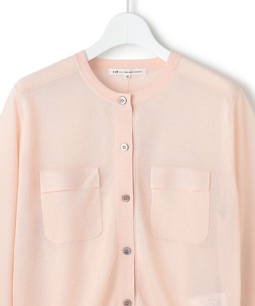 23区（ニジュウサンク）の「シャイニーシアー フラップポケット カーディガン（カーディガン/ボレロ・レディース・ネイビー系/ライトグレー系/ダークブラウン系/ブラック系・38）」の21枚目の写真