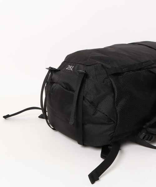 Gramicci（グラミチ）の「GRAMICCI  DAY PACK 25L / グラミチ（バックパック/リュック・レディース・ブラック・FREE）」の13枚目の写真
