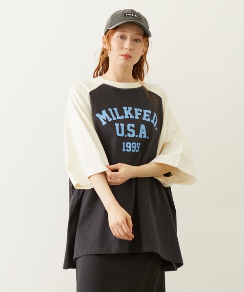 MILKFED.（ミルクフェド）の「COLLEGE LOGO BIG S/S TOP（Tシャツ/カットソー・レディース・オートミール/チャコール/オフホワイト・ONE SIZE）」の3枚目の写真