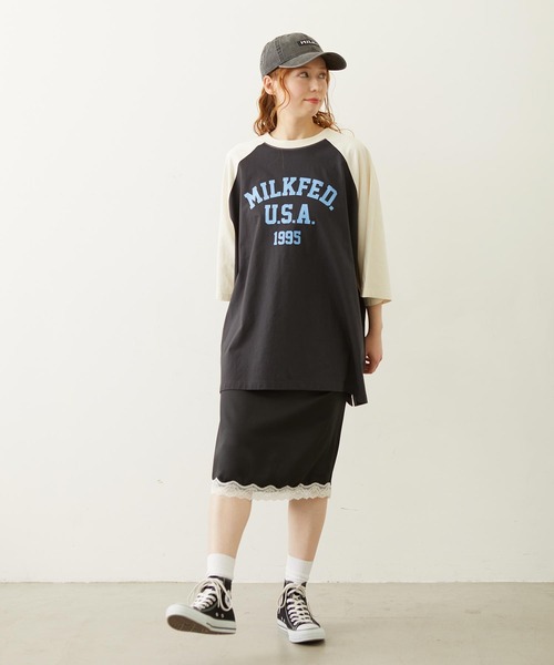 MILKFED.（ミルクフェド）の「COLLEGE LOGO BIG S/S TOP（Tシャツ/カットソー・レディース・オートミール/チャコール/オフホワイト・ONE SIZE）」の6枚目の写真