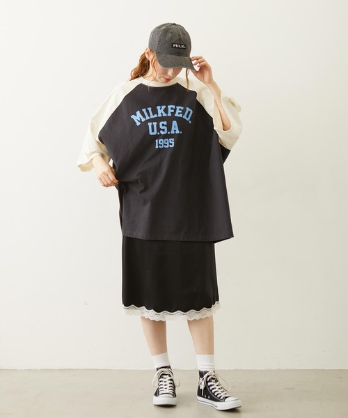MILKFED.（ミルクフェド）の「COLLEGE LOGO BIG S/S TOP（Tシャツ/カットソー・レディース・オートミール/チャコール/オフホワイト・ONE SIZE）」の12枚目の写真