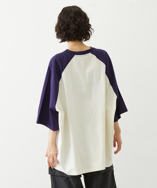 MILKFED.（ミルクフェド）の「COLLEGE LOGO BIG S/S TOP（Tシャツ/カットソー・レディース・オートミール/チャコール/オフホワイト・ONE SIZE）」の21枚目の写真