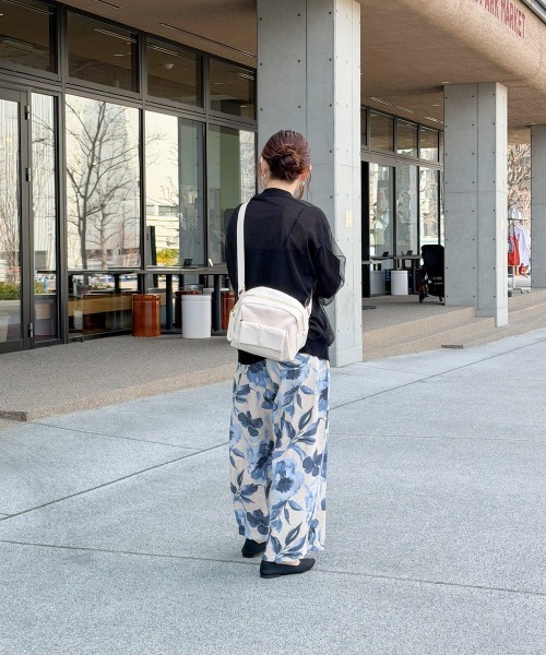 Bou Jeloud（ブージュルード）の「【はあちゅう×BouJeloud】オールインバッグ（ショルダーバッグ・レディース・アイボリー/ブラック・ONESIZE）」の10枚目の写真