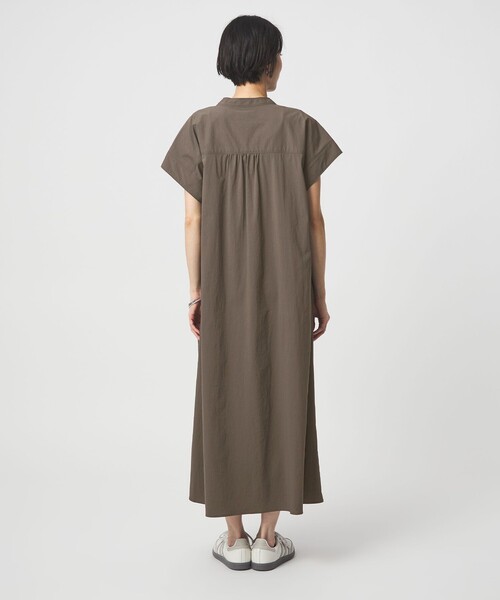 green label relaxing（グリーンレーベルリラクシング）の「［size SHORTあり］WONDER CLOTH スキッパー ワンピース（ワンピース・レディース・ダークグレー/ベージュ/コバルトブルー・SHORT/36/38）」の20枚目の写真