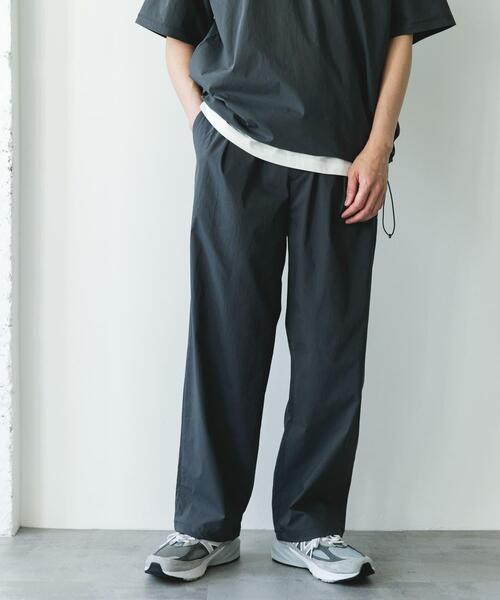 URBAN RESEARCH DOORS（アーバンリサーチドアーズ）の「『UVカット/接触冷感/吸水速乾』ストレッチクロスイージーパンツ（その他パンツ・メンズ・ブラック/チャコールグレー・LARGE/MEDIUM）」の3枚目の写真