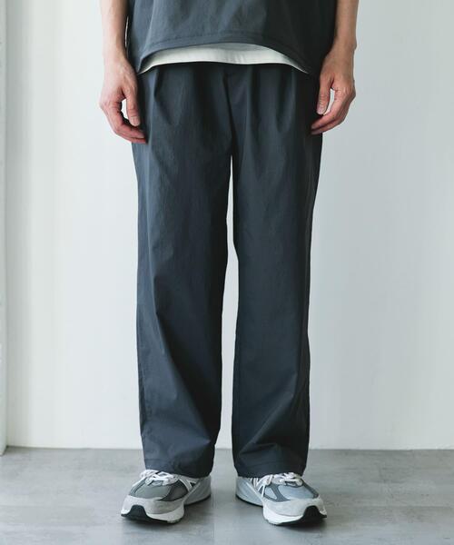 URBAN RESEARCH DOORS（アーバンリサーチドアーズ）の「『UVカット/接触冷感/吸水速乾』ストレッチクロスイージーパンツ（その他パンツ・メンズ・ブラック/チャコールグレー・LARGE/MEDIUM）」の10枚目の写真