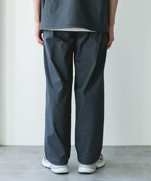 URBAN RESEARCH DOORS（アーバンリサーチドアーズ）の「『UVカット/接触冷感/吸水速乾』ストレッチクロスイージーパンツ（その他パンツ・メンズ・ブラック/チャコールグレー・LARGE/MEDIUM）」の12枚目の写真