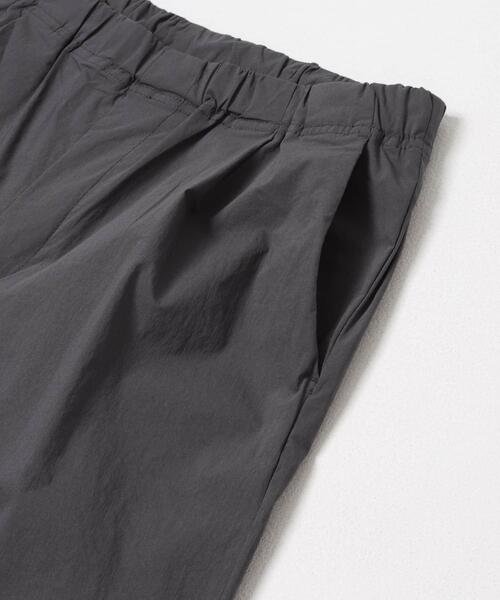 URBAN RESEARCH DOORS（アーバンリサーチドアーズ）の「『UVカット/接触冷感/吸水速乾』ストレッチクロスイージーパンツ（その他パンツ・メンズ・ブラック/チャコールグレー・LARGE/MEDIUM）」の15枚目の写真