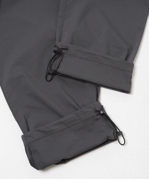 URBAN RESEARCH DOORS（アーバンリサーチドアーズ）の「『UVカット/接触冷感/吸水速乾』ストレッチクロスイージーパンツ（その他パンツ・メンズ・ブラック/チャコールグレー・LARGE/MEDIUM）」の16枚目の写真