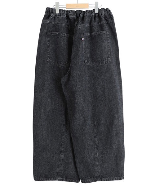 is-ness（イズネス）の「is-ness / イズネス：5PK BALLOON PANTS(Enzyme Wash)：1006AWBALOON5PK01-1[NOA]（デニムパンツ・メンズ・ブラック・L）」の2枚目の写真