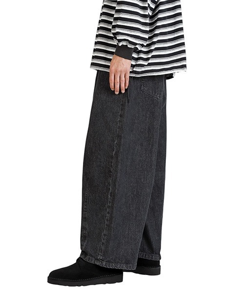is-ness（イズネス）の「is-ness / イズネス：5PK BALLOON PANTS(Enzyme Wash)：1006AWBALOON5PK01-1[NOA]（デニムパンツ・メンズ・ブラック・L）」の8枚目の写真