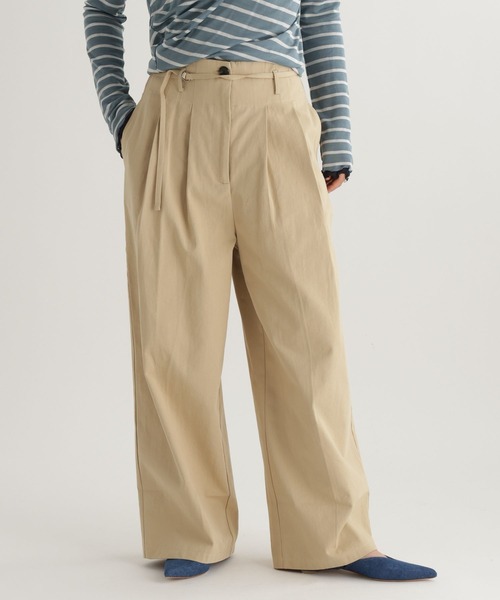 studio CLIP（スタディオクリップ）の「【daily CLIP】コットンツイルハイウエストタックパンツ（チノパンツ・レディース・ベージュ/アイボリー・FREE）」の2枚目の写真