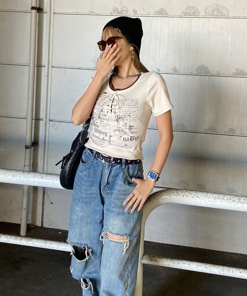 non-hedge(ノンヘッジ)の「アンサンブル風ロゴレースアップTシャツ(Tシャツ/カットソー・レディース・オフホワイト/ブラック/アイボリー/ブラウン/ワインレッド/グレー・FREE)」の7枚目の写真