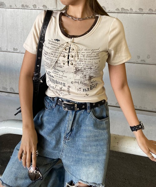 non-hedge(ノンヘッジ)の「アンサンブル風ロゴレースアップTシャツ(Tシャツ/カットソー・レディース・オフホワイト/ブラック/アイボリー/ブラウン/ワインレッド/グレー・FREE)」の10枚目の写真