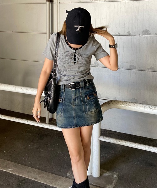 non-hedge(ノンヘッジ)の「アンサンブル風ロゴレースアップTシャツ(Tシャツ/カットソー・レディース・オフホワイト/ブラック/アイボリー/ブラウン/ワインレッド/グレー・FREE)」の13枚目の写真