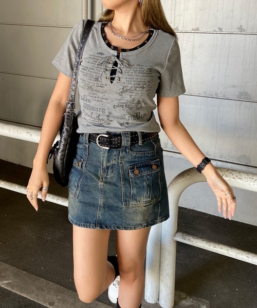 non-hedge(ノンヘッジ)の「アンサンブル風ロゴレースアップTシャツ(Tシャツ/カットソー・レディース・オフホワイト/ブラック/アイボリー/ブラウン/ワインレッド/グレー・FREE)」の16枚目の写真