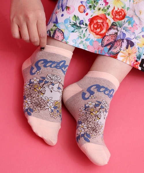 ScoLar(スカラー)の「88J18802:スカラーフロントネコ柄ソックス(ソックス/靴下・レディース・パープル/ピンク・FREE)」の2枚目の写真