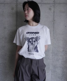 AKISHIKA design（アキシカデザイン）の「OWANKO CLUB CHIHUAHUAS T-SHIRTS（Tシャツ/カットソー）」
