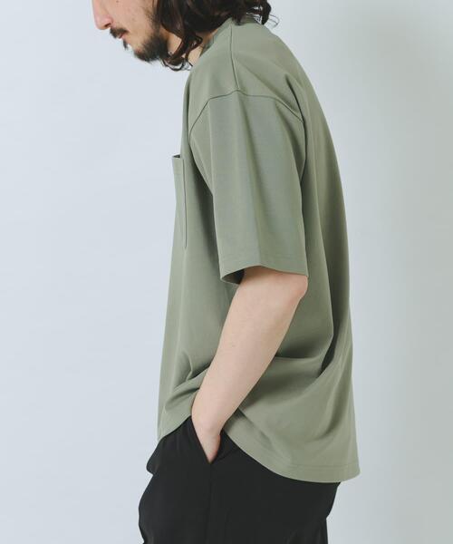 ITEMS URBANRESEARCH(アイテムズ アーバンリサーチ)の「接触冷感ダンボールショートスリーブカットソー(Tシャツ/カットソー・メンズ・ブルー系その他/オリーブ/ピンクベージュ/オフホワイト・LARGE/MEDIUM)」の11枚目の写真