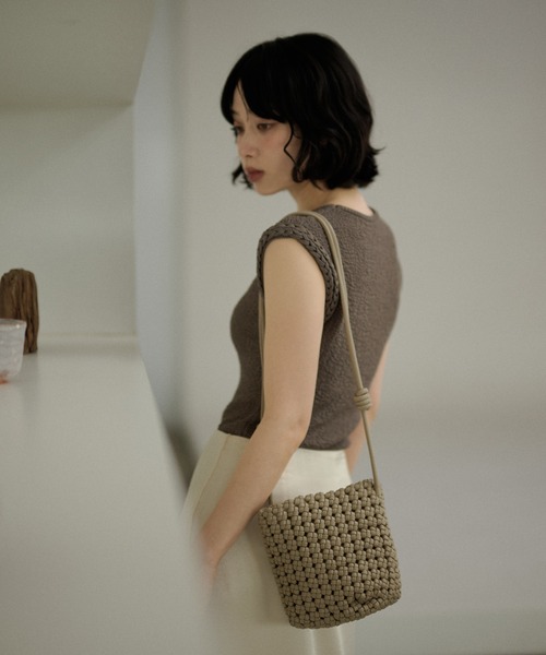 LAULEN(ローレン)の「mesh mini shoulder bag /レザー調メッシュミニショルダーバッグ(ショルダーバッグ・レディース・ブラウン/レッド/グリーン/アイボリー/ブラック/ベージュ・FREE)」の4枚目の写真