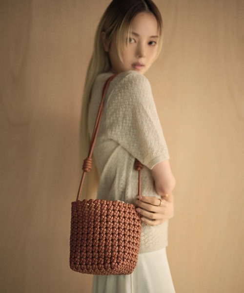 LAULEN(ローレン)の「mesh mini shoulder bag /レザー調メッシュミニショルダーバッグ(ショルダーバッグ・レディース・ブラウン/レッド/グリーン/アイボリー/ブラック/ベージュ・FREE)」の3枚目の写真