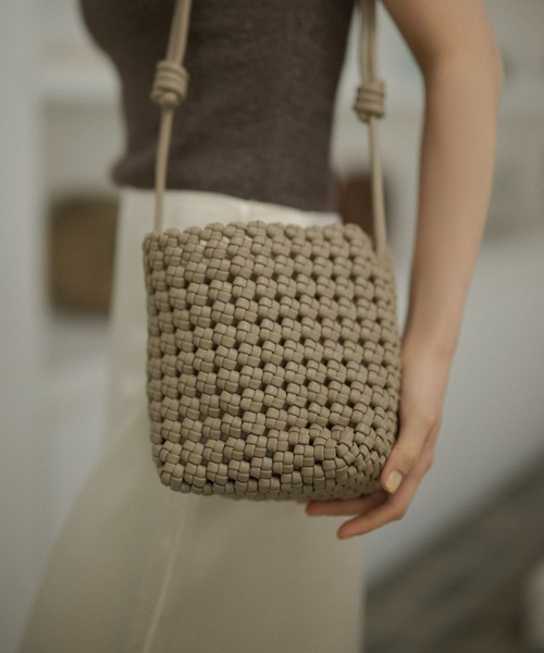 LAULEN(ローレン)の「mesh mini shoulder bag /レザー調メッシュミニショルダーバッグ(ショルダーバッグ・レディース・ブラウン/レッド/グリーン/アイボリー/ブラック/ベージュ・FREE)」の20枚目の写真