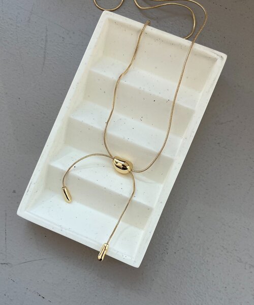 CAPRICIEUX LE'MAGE（カプリシューレマージュ）の「〈GOLDY/ゴールディ〉マルチWAYスライドビーンズネックレス（ネックレス・レディース・ゴールド/シルバー・FREE）」の2枚目の写真