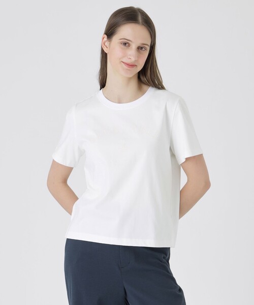BLUE LABEL CRESTBRIDGE(ブルーレーベルクレストブリッジ)の「【UVカット】【接触冷感】【防透け】プレーティングシルケット天竺グラフィックロゴTシャツ(Tシャツ/カットソー・レディース・ダークネイビー/ホワイト/ベビーピンク/ブルー・40/38)」の2枚目の写真