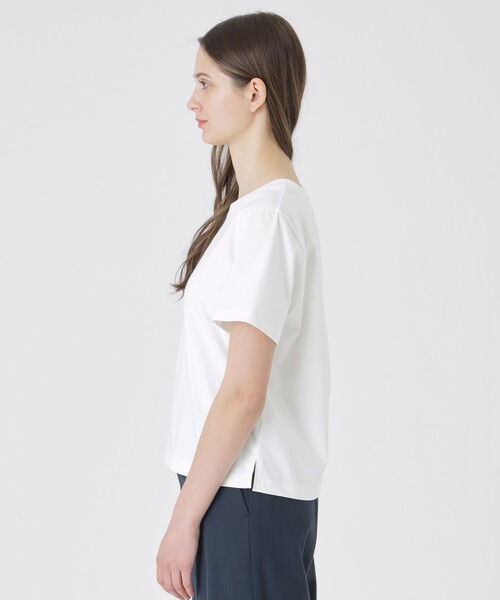 BLUE LABEL CRESTBRIDGE(ブルーレーベルクレストブリッジ)の「【UVカット】【接触冷感】【防透け】プレーティングシルケット天竺グラフィックロゴTシャツ(Tシャツ/カットソー・レディース・ダークネイビー/ホワイト/ベビーピンク/ブルー・40/38)」の12枚目の写真