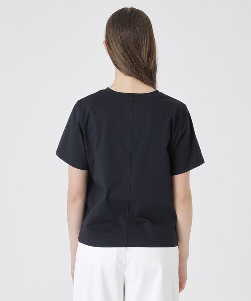 BLUE LABEL CRESTBRIDGE(ブルーレーベルクレストブリッジ)の「【UVカット】【接触冷感】【防透け】プレーティングシルケット天竺グラフィックロゴTシャツ(Tシャツ/カットソー・レディース・ダークネイビー/ホワイト/ベビーピンク/ブルー・40/38)」の7枚目の写真
