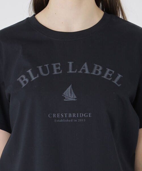 BLUE LABEL CRESTBRIDGE(ブルーレーベルクレストブリッジ)の「【UVカット】【接触冷感】【防透け】プレーティングシルケット天竺グラフィックロゴTシャツ(Tシャツ/カットソー・レディース・ダークネイビー/ホワイト/ベビーピンク/ブルー・40/38)」の8枚目の写真