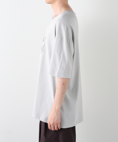 Maison Margiela(メゾンマルジェラ)の「MAISON MARGIELA(メゾン マルジェラ) Chaos logo T-shirt(Tシャツ/カットソー・メンズ・グレー/ブラック・MEDIUM/LARGE/SMALL)」の9枚目の写真