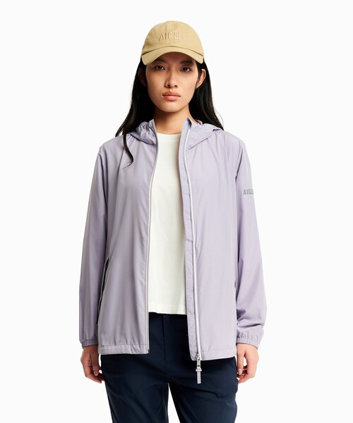 AIGLE(エーグル)の「【UPF50+ SolarPack】UVカット 撥水 ソーラーパック フーデッドジャケット(ナイロンジャケット・メンズ・グレイッシュブルー/セージグリーン/パープル/ホワイト・L/M/S/XL/XS)」の6枚目の写真