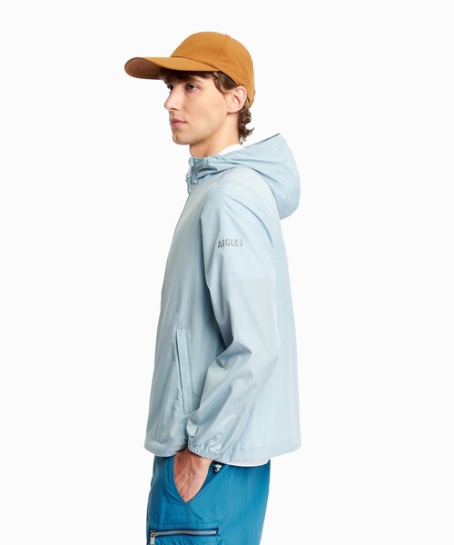 AIGLE(エーグル)の「【UPF50+ SolarPack】UVカット 撥水 ソーラーパック フーデッドジャケット(ナイロンジャケット・メンズ・グレイッシュブルー/セージグリーン/パープル/ホワイト・L/M/S/XL/XS)」の13枚目の写真