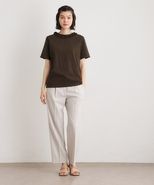 LAURA ASHLEY(ローラアシュレイ)の「【前後2WAY/洗える/コットン100%/日本製/定番人気!】フリルネックカットソー(Tシャツ/カットソー・レディース・ブラウン系/オフホワイト/ブルー/ネイビー・38/40)」の10枚目の写真