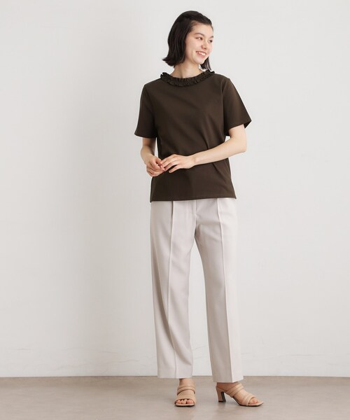 LAURA ASHLEY(ローラアシュレイ)の「【前後2WAY/洗える/コットン100%/日本製/定番人気!】フリルネックカットソー(Tシャツ/カットソー・レディース・ブラウン系/オフホワイト/ブルー/ネイビー・38/40)」の11枚目の写真