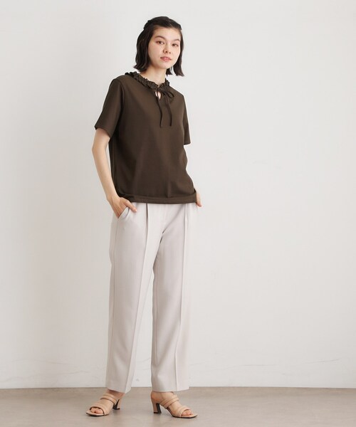 LAURA ASHLEY(ローラアシュレイ)の「【前後2WAY/洗える/コットン100%/日本製/定番人気!】フリルネックカットソー(Tシャツ/カットソー・レディース・ブラウン系/オフホワイト/ブルー/ネイビー・38/40)」の13枚目の写真