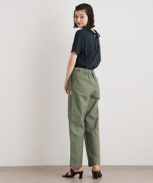 LAURA ASHLEY(ローラアシュレイ)の「【前後2WAY/洗える/コットン100%/日本製/定番人気!】フリルネックカットソー(Tシャツ/カットソー・レディース・ブラウン系/オフホワイト/ブルー/ネイビー・38/40)」の22枚目の写真