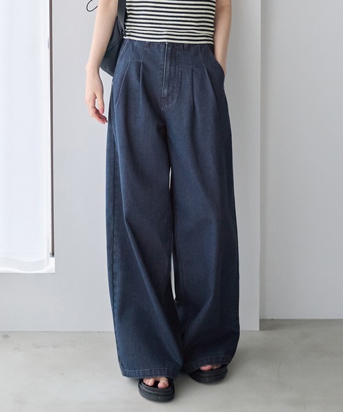 CHAN ME(チャンミ)の「フロントタックデニムパンツ(デニムパンツ・レディース・ライトブルー/インディゴブルー・MEDIUM/LARGE)」の1枚目の写真