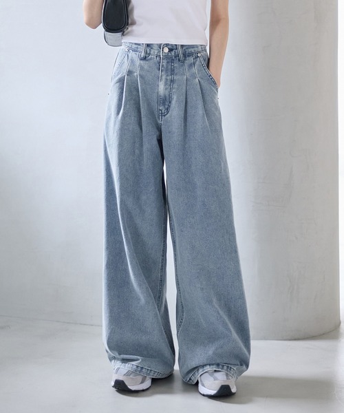 CHAN ME(チャンミ)の「フロントタックデニムパンツ(デニムパンツ・レディース・ライトブルー/インディゴブルー・MEDIUM/LARGE)」の6枚目の写真