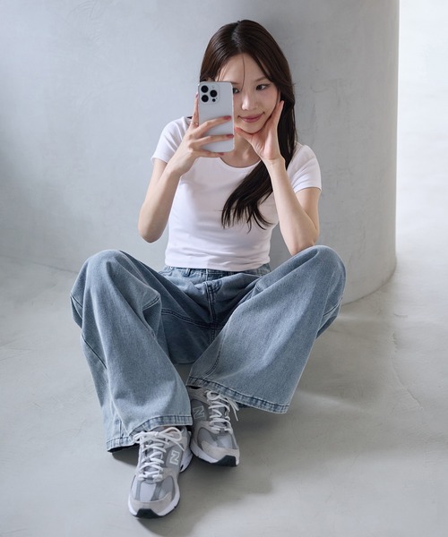 CHAN ME(チャンミ)の「フロントタックデニムパンツ(デニムパンツ・レディース・ライトブルー/インディゴブルー・MEDIUM/LARGE)」の7枚目の写真