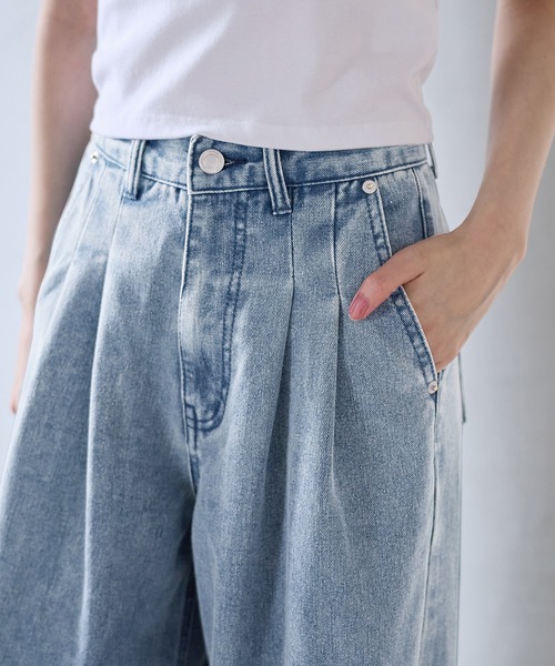 CHAN ME(チャンミ)の「フロントタックデニムパンツ(デニムパンツ・レディース・ライトブルー/インディゴブルー・MEDIUM/LARGE)」の10枚目の写真