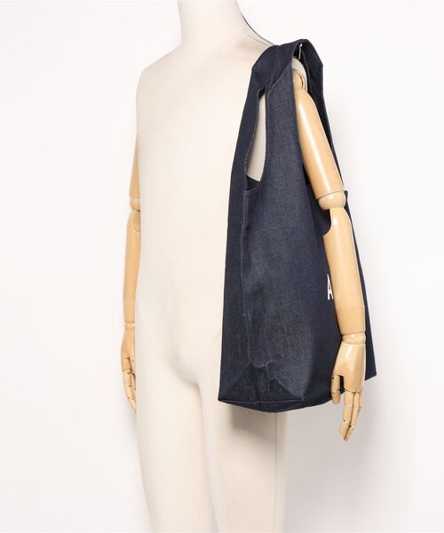 A.P.C.（アーペーセー）の「TOTE NINON（トートバッグ・メンズ・インディゴブルー・XS）」の5枚目の写真