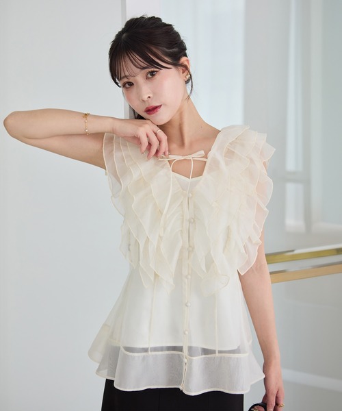 Leja(レジャ)の「【LEJA】シアーオーガンジーラッフルフリルノースリーブブラウス(シャツ/ブラウス・レディース・ベージュ/ブルー/ブラック・FREE)」の7枚目の写真
