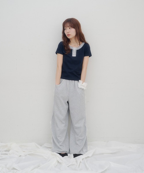DISCOAT(ディスコート)の「【umm.】レースヘンリー半袖プルオーバー(Tシャツ/カットソー・レディース・グレー/アイボリー/ネイビー・FREE)」の8枚目の写真