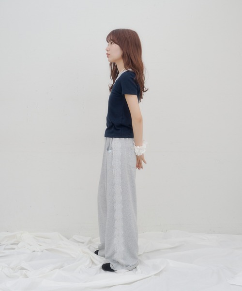DISCOAT(ディスコート)の「【umm.】レースヘンリー半袖プルオーバー(Tシャツ/カットソー・レディース・グレー/アイボリー/ネイビー・FREE)」の9枚目の写真
