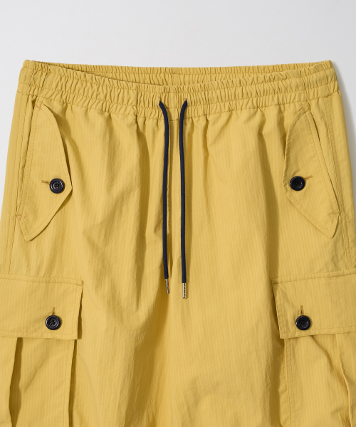 GARMENTS FAB（ガーメンツファブ）の「8 Buttons Parachute Nylon Pants (YELLOW)（スウェットパンツ・レディース・その他・LARGE/MEDIUM）」の3枚目の写真
