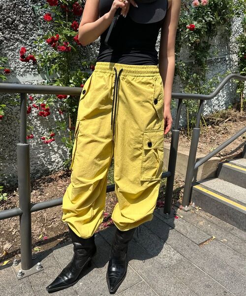 GARMENTS FAB（ガーメンツファブ）の「8 Buttons Parachute Nylon Pants (YELLOW)（スウェットパンツ・レディース・その他・LARGE/MEDIUM）」の7枚目の写真